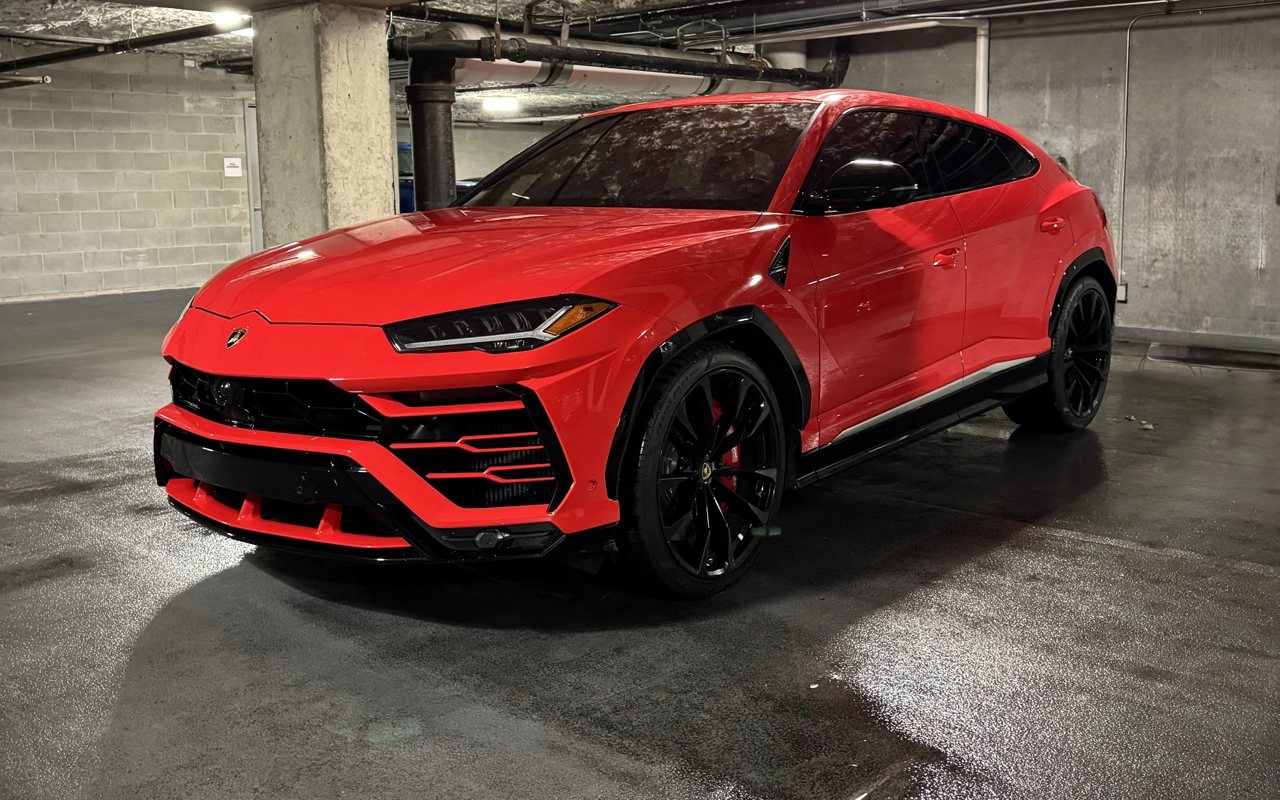 Lamborghini Urus (Red) rental in Chicago, photo of the actual car