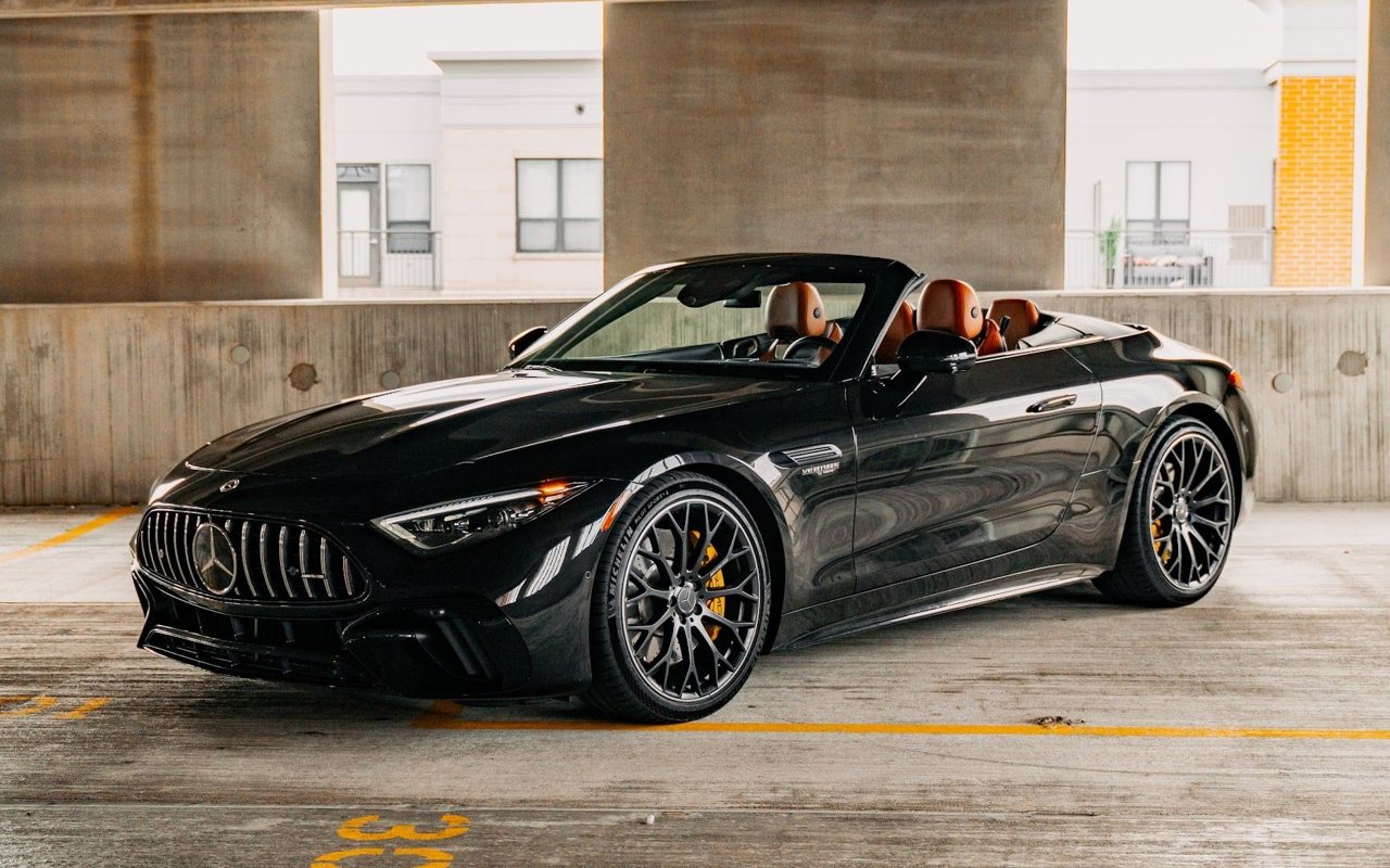 Mercedes-AMG SL55 rental in Chicago, photo of the actual car